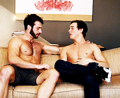 Cuando tu amigo heterosexual dice que es abierto de mente.