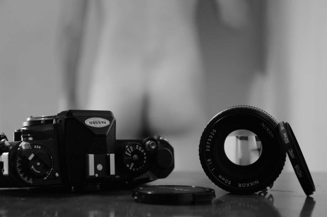 me-just-less-clothes:  This is my late Grandad’s camera, as soon as I figure out