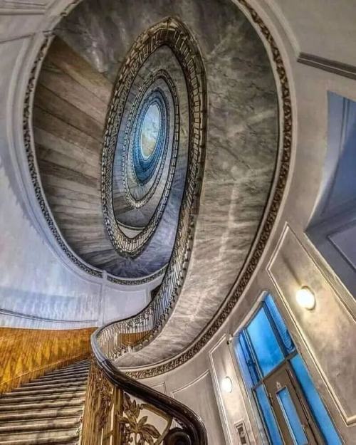 legendary-scholar:  Italy - Campania - Naples - the marvelous helical staircase of the Mannaiuolo palace in via Filangieri represents one of the most successful examples of liberty architecture in the city.