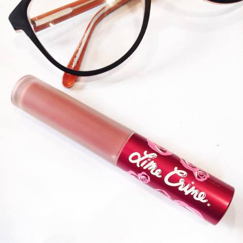 My new go to lip colour! @limecrimemakeup #limecrime #riot #bblogger #flatlay