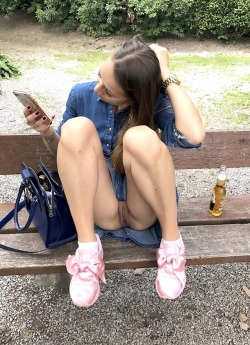 carelessinpublic:Sitting on a park bench in a short dress and showing her pussy 