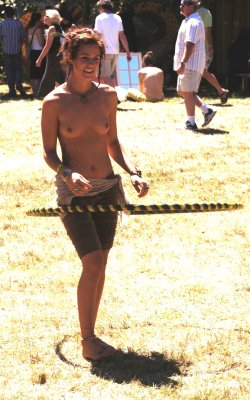 girlsnakedinpublicplaces:  For more female public nudity, Please check out GIRLS NAKED IN PUBLIC!