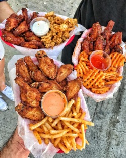 Damn, wings sound so good right now 