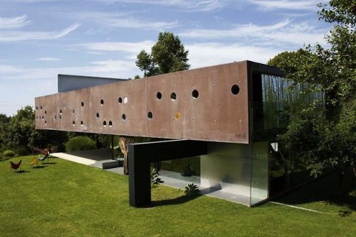 2000 • Rem Koolhaas • Maison à BordeauxA couple lived in a very old, beautiful house in Bordeaux. Th