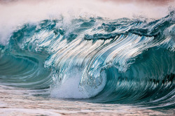 earthporn-org:  High-speed photography turns waves to ice