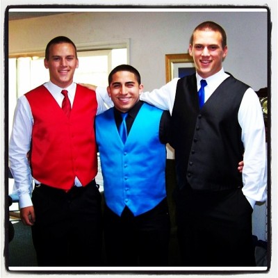 Prom Senior Year 💮#threemusketeers #tbt #twinD #nowthatweremen (at Mammoth Mike’s Hideout)