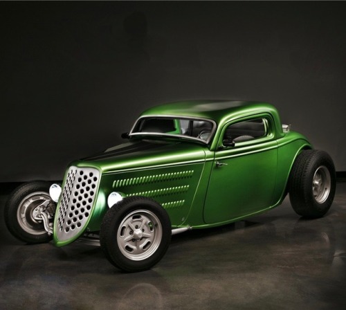 utwo:1933 Ford 3-Window Custom Street Rod © barrett jacksonThis thing go on the qrter mile.