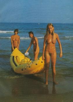 a-nudist-naturist-adventure:  Taking a banana to sea!