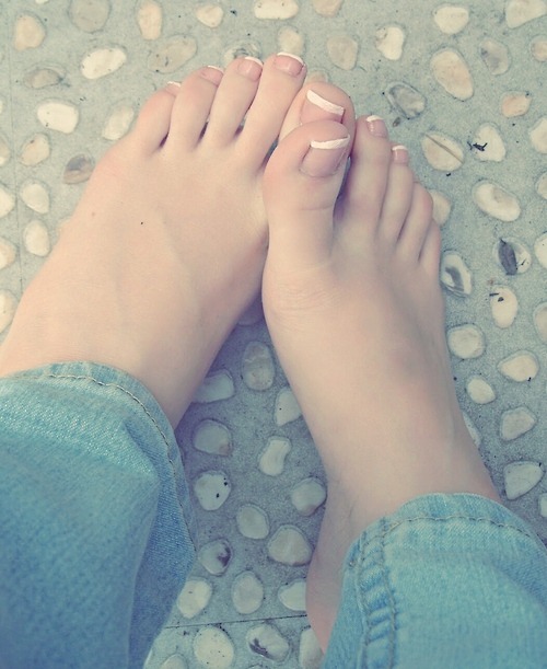 feet-art:Perfect french pedicure