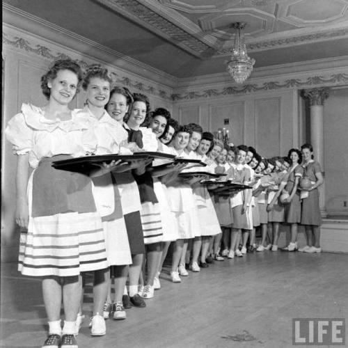 John O’Meara’s touring waitress school attendees(George Skadding. 1947)