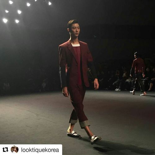 #Repost @looktiquekorea ・・・ 효 사상을 콘셉트로 한국적인 미를 보여준 장광효 디자이너의 카루소 쇼 _ #룩티크#looktique#서울패션위크#패션위크#2017