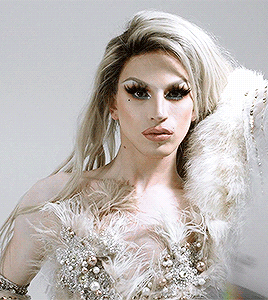 tocapturethisvoice:AQUARIA: HIGH FASHION TRANSFORMATION