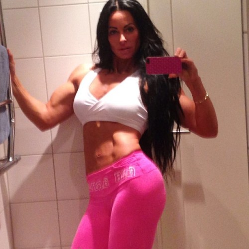 pornaddictedbrain:  Adriana Kuhl