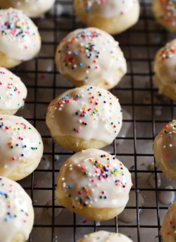 sweetoothgirl:  ITALIAN RICOTTA COOKIES