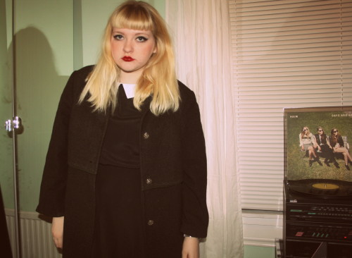 chubby-bunnies:  Emmy, UK size 18/20 My mum says big girls with figures like mine shouldn’t wear awesome vintage winter coats that make us look “totally broad-shouldered”. Fuck THAT. find me here!