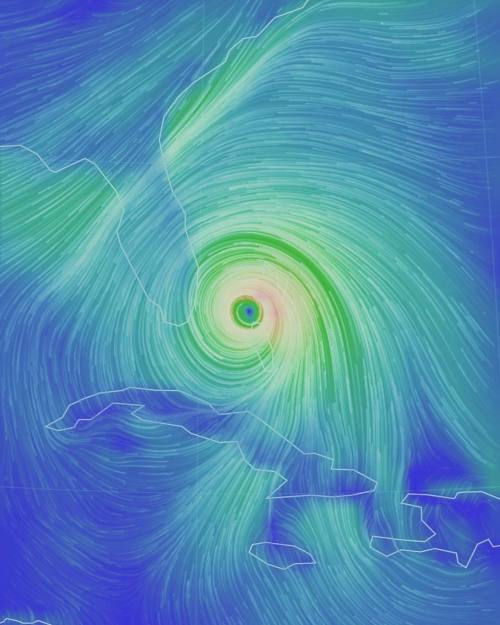 We want to wish everyone the best of luck as #HurricaneMatthew pulls through #SouthFlorida / Also ke