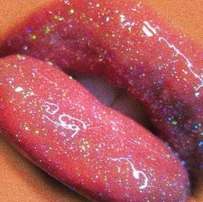pocicon:         natural lips 