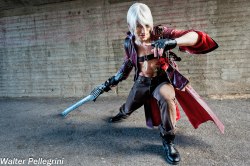 latanieredecyberwolf:  Dante - Cosplay  by Leon Chiro Deviant Art ||| Facebook Photo : Walter Pellegrini  Wow