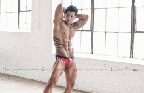 jocks-bros-n-hipsters:  mitos:  Alan Valdez by Bart Ruzik (2014)      (via TumbleOn)