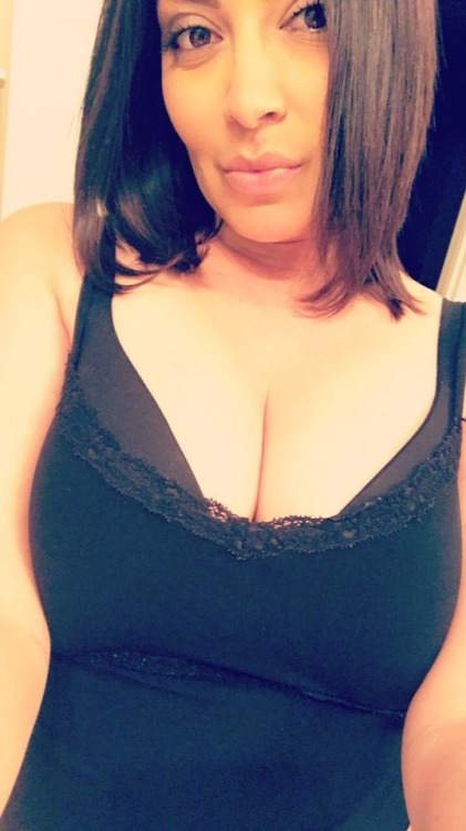 yolamp24: Mmmm so hot! Clothed and unclothed. @sexijenni.