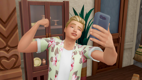 Typical teenager: Finn flexes for a selfie.