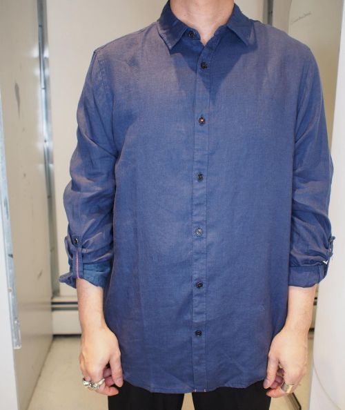Scotch & Soda Rolled Up Sleeve Linen L/S Shirt - Indigo Navy Crafted with a subtle rounded hem, 