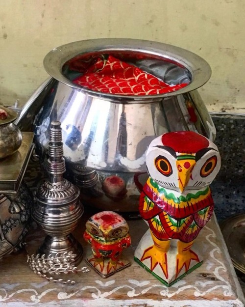 On Diwali the ghotis (Bengalis from West Bengal ) observe Dipannita Lakshmi pujo. In the post while 