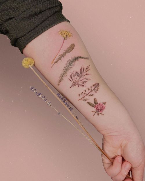 ig: tattoo.bloom flower;leaf;portrait