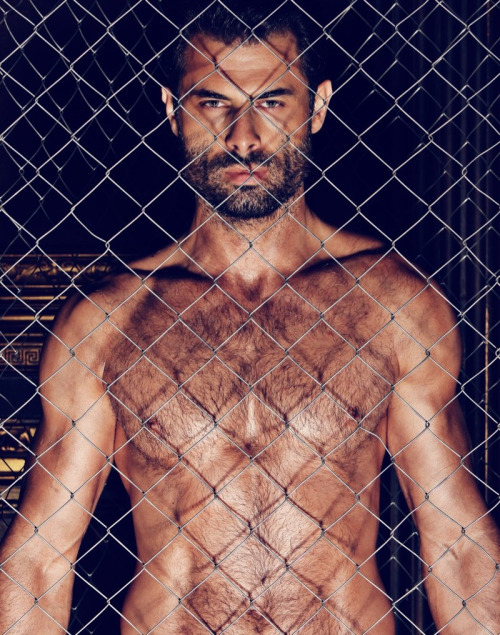 malebodyperfection:  Raul Popa