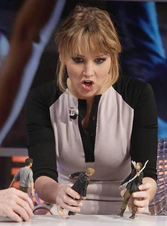ohioisloko:  donovan-wint:  Jennifer Lawrence playing with herself.  now lets just