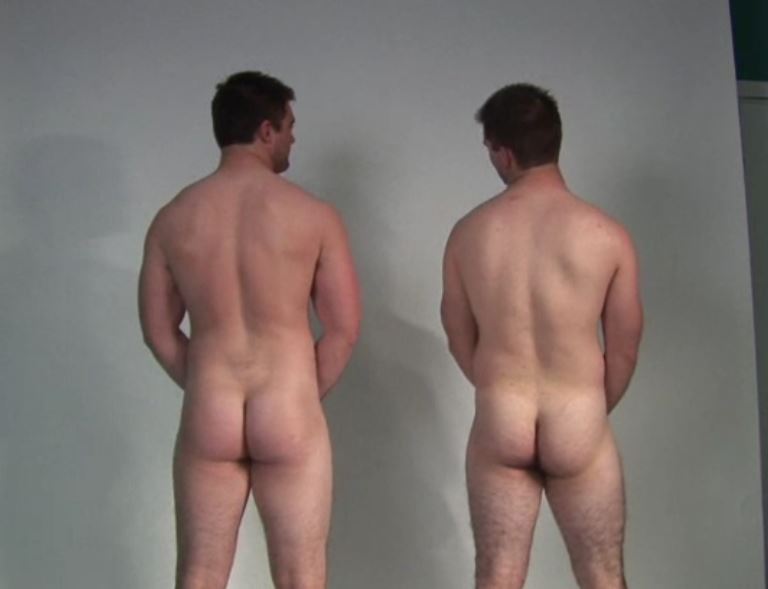 bobsnakedguys2:Real brothers get naked for the camera. 