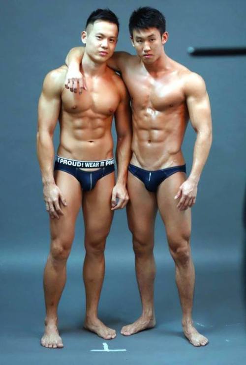 evianguy:  Hawt Asian Stud!
