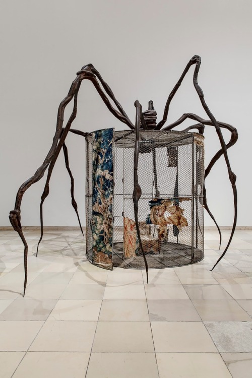 octopusgirl:Spider, Louise Bourgeois, 1997In her installations, Bourgeois creates eerie, sinister ta