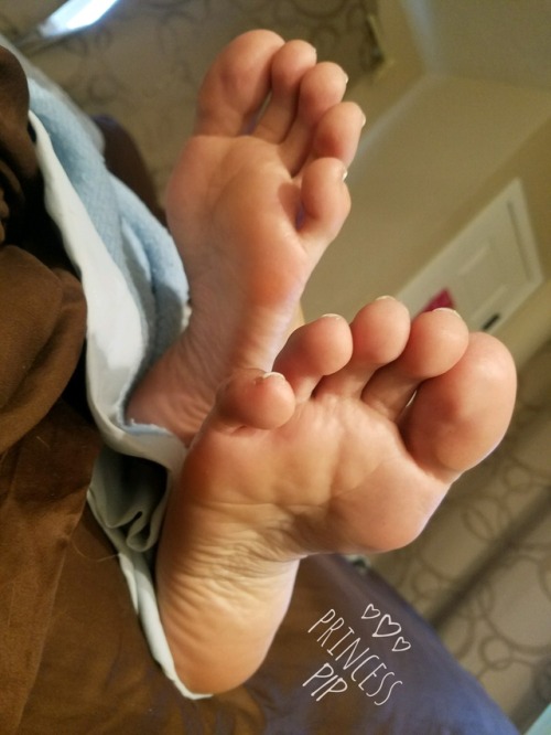 princesspipsperfect10: The white tips are out of character for me. I don’t recognize my own feet!