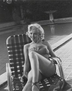 elsiemarinamonroe:Marilyn Monroe by Harold