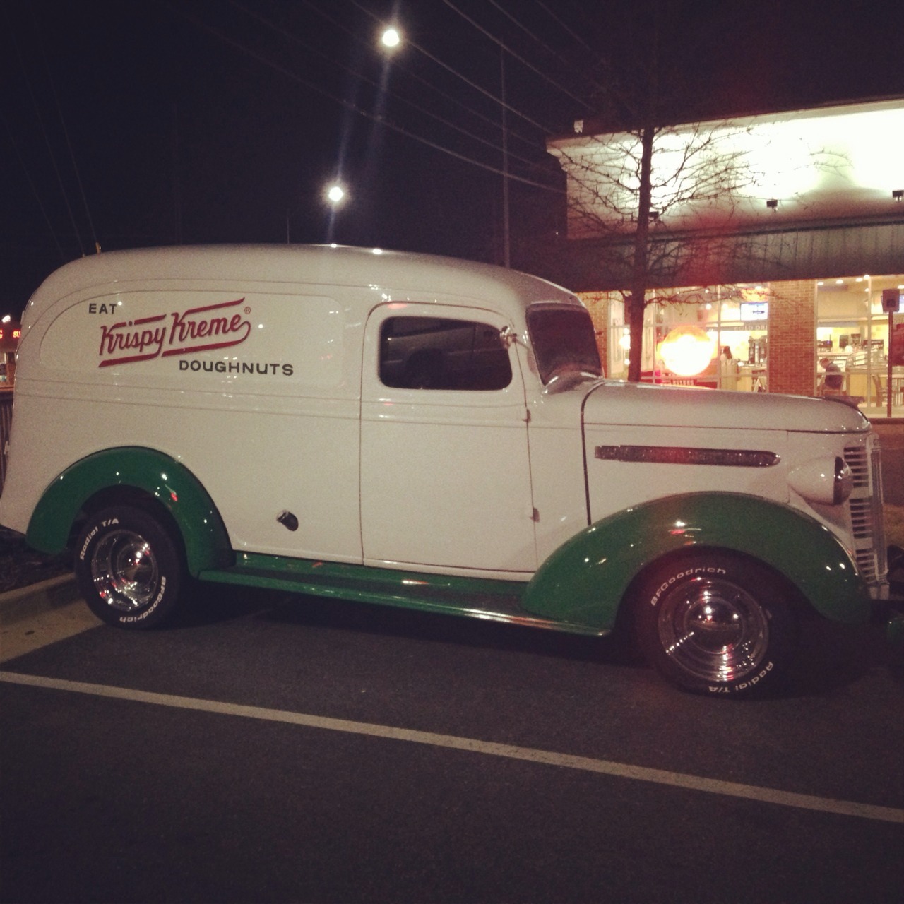 all-shook-up:  Krispy Kreme doughnut car in Alabama 