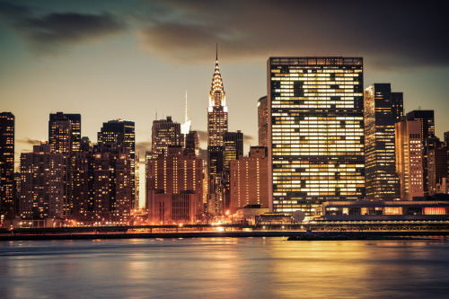 nythroughthelens:
“ New York City Skyline and the Chrysler Building as seen from Gantry Plaza State Park. Queens.
This was taken on a bitterly cold and windy evening at Gantry Plaza State Park in Queens with the Sony A99. The wind was whipping across...