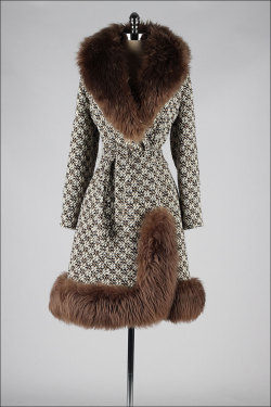 Redmacha:  Hobospice32:  Omgthatdress:  Coat 1960S Mill Street Vintage  Here You