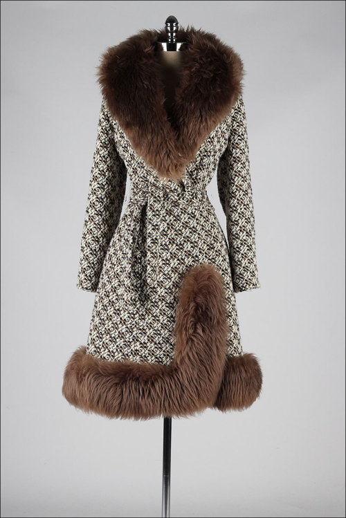 redmacha:  hobospice32:  omgthatdress:  Coat 1960s Mill Street Vintage  Here you go Ms. Sassy your fur coat. Shout out to @sumisa-lily  Tee hee sumisa-lily Very lovely my majestic unicorn friends hobospice32 and redmacha  you ladies are glorious and