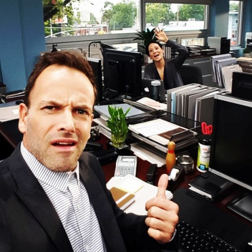 elementarystan: @jonnyjlm  Tryna’ get it done today, but my co-worker is waaay too cheerf