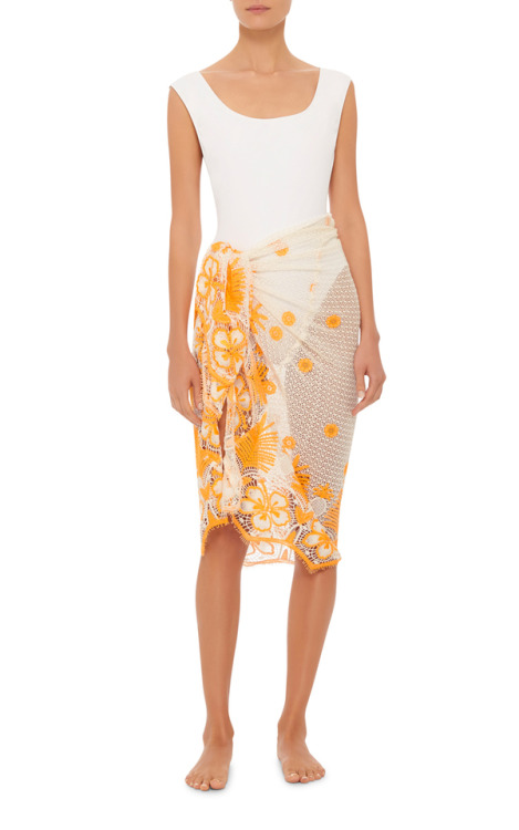 Posted : tinamotta.tumblr.comFonte : Moda Operandi - Miguelina multi layna lace sarong