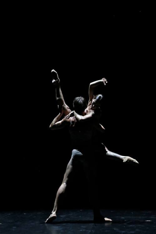 yoiness:Anna Tihomirova and Artem Ovcharenko performing adagio from McGregor’s “Chroma” at The Grima