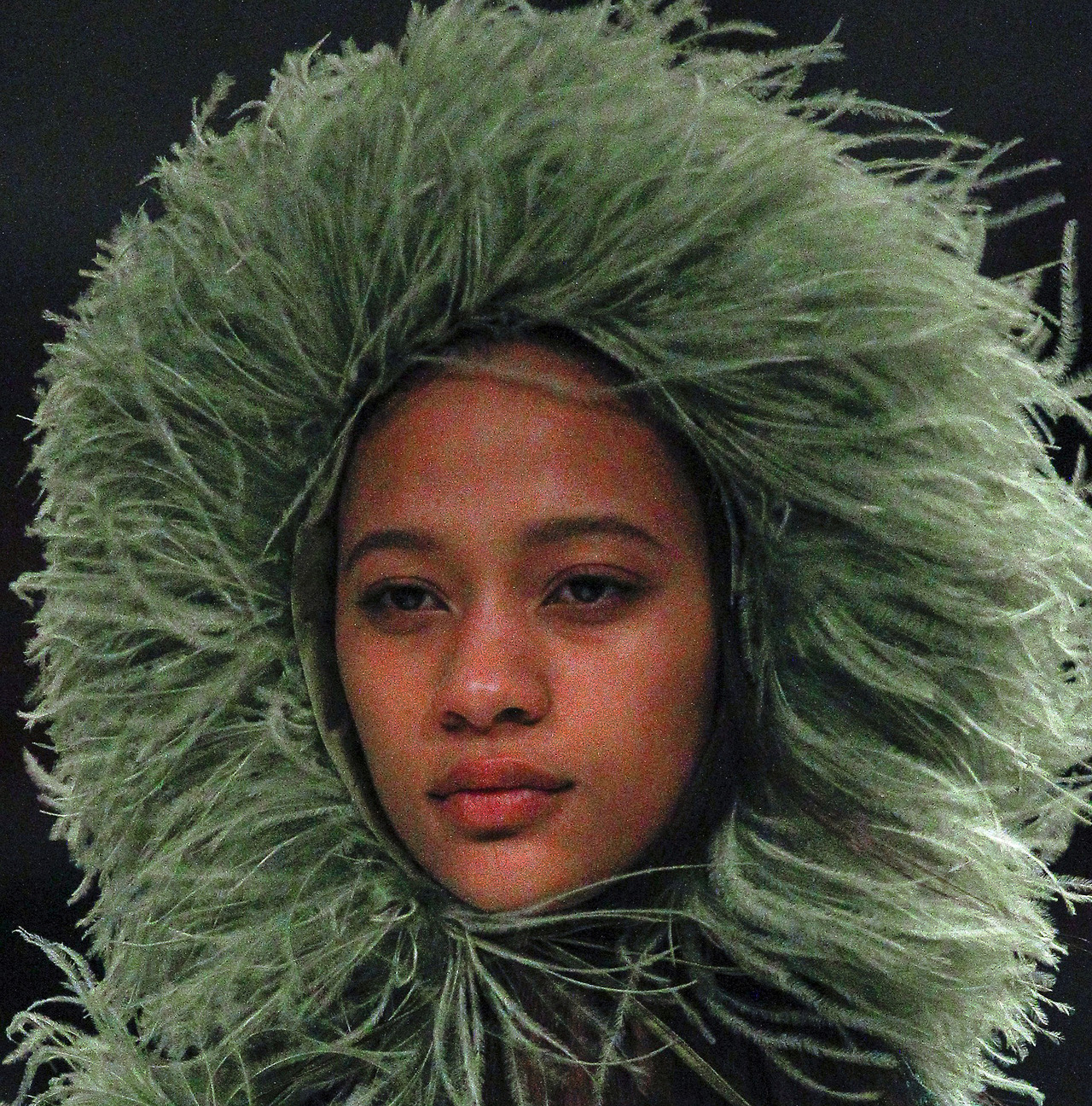 driflloon: selena @  prada fw17  