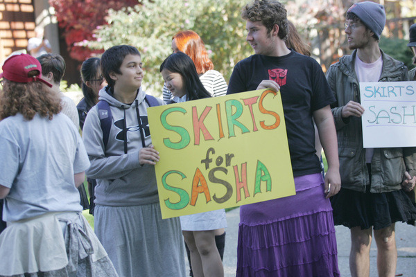 pumpkinskull:  socialismartnature:   Students at Maybeck High School in Berkeley