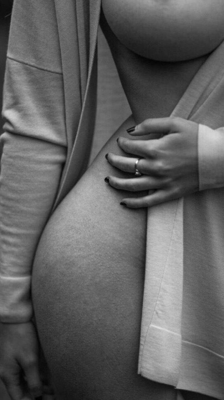 my-filthy-mind-69:  annaibanescu:    Embrace All Your Gorgeous Curves…🖤🖤🖤