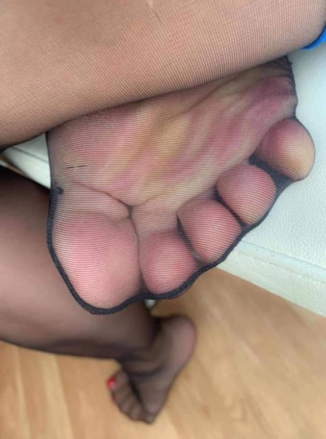 luvnylonfeet2: