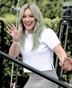 Sex fuckyeahhilaryfan:  Hilary Duff at Extra pictures