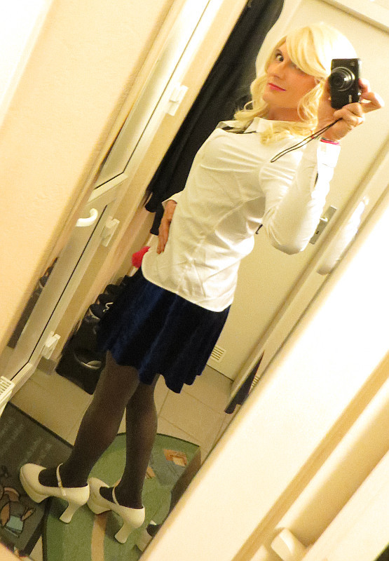 rebchen01:  a lil’ bit younger dressed ^.^” 