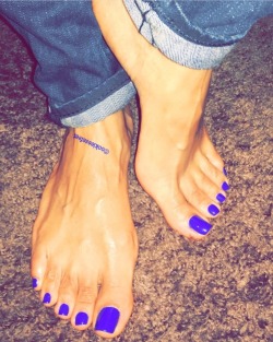 freakyebonyfeettoes:  I’m in love ❤️!