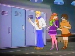 scoobydoomistakes:  “Jinkies, gang! I wonder which of these doors is the one the animators drew for us to open?” I can’t possibly guess… they all look so identical! 